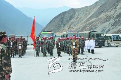 康定縣軍警民聯(lián)合搶險救災演練現場(chǎng)掠影