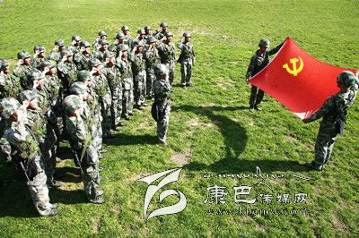 緊貼實(shí)戰礪精兵