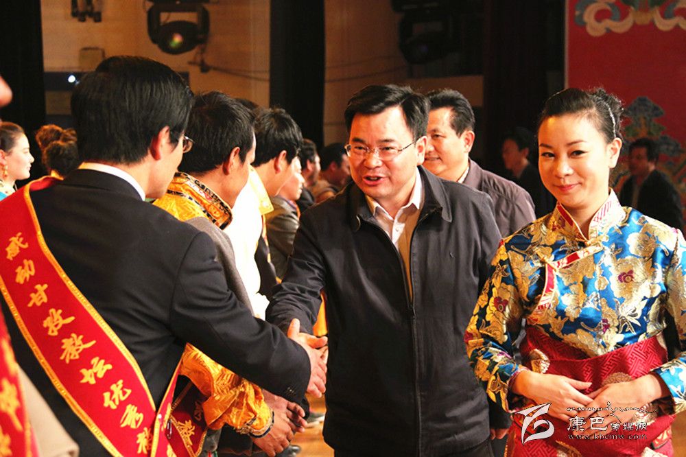 我州慶祝第三十個(gè)教師節表彰暨“園丁頌”文藝晚會(huì )