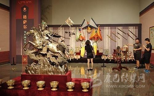甘孜藏區非遺主題展吸引民眾