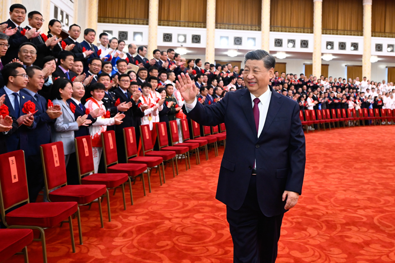 2022年4月8日，北京冬奧會(huì )、冬殘奧會(huì )總結表彰大會(huì )在北京人民大會(huì )堂隆重舉行。會(huì )前，習近平等會(huì )見(jiàn)北京冬奧會(huì )、冬殘奧會(huì )突出貢獻集體代表、突出貢獻個(gè)人和中國體育代表團成員。